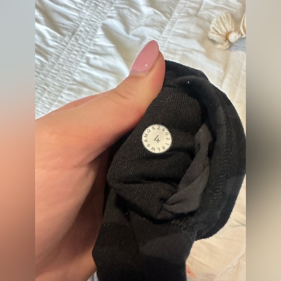 Cropped Lululemon Aligns - Picture 3 of 4